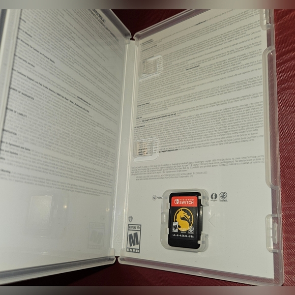 Nintendo Switch Mortal 11 Kombat Game w/Case E.U.C. - Picture 3 of 4